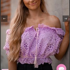 Amazing lace crop top in lilac